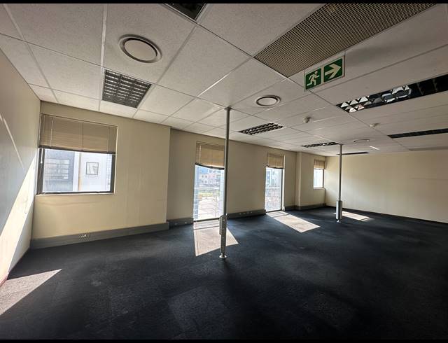 432M² OFFICE TO LET IN ECO PARK ESTATE